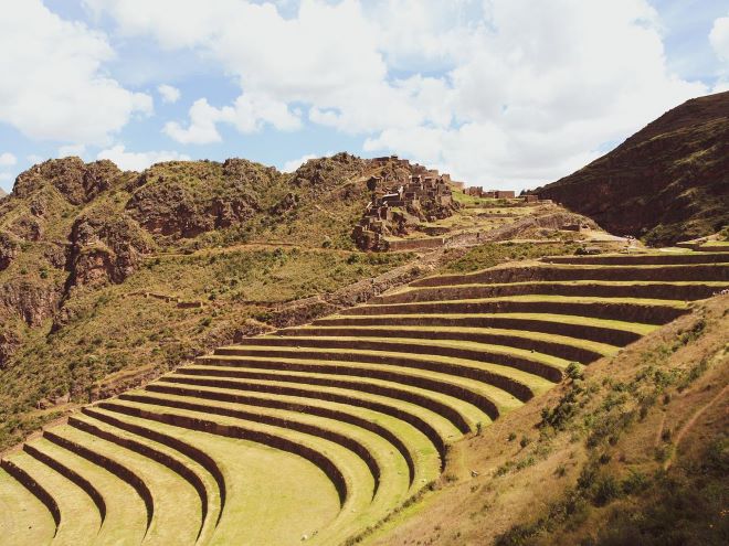 Foto de las Ruínas de Pisac, sitio arqueológico en Cusco, Perú