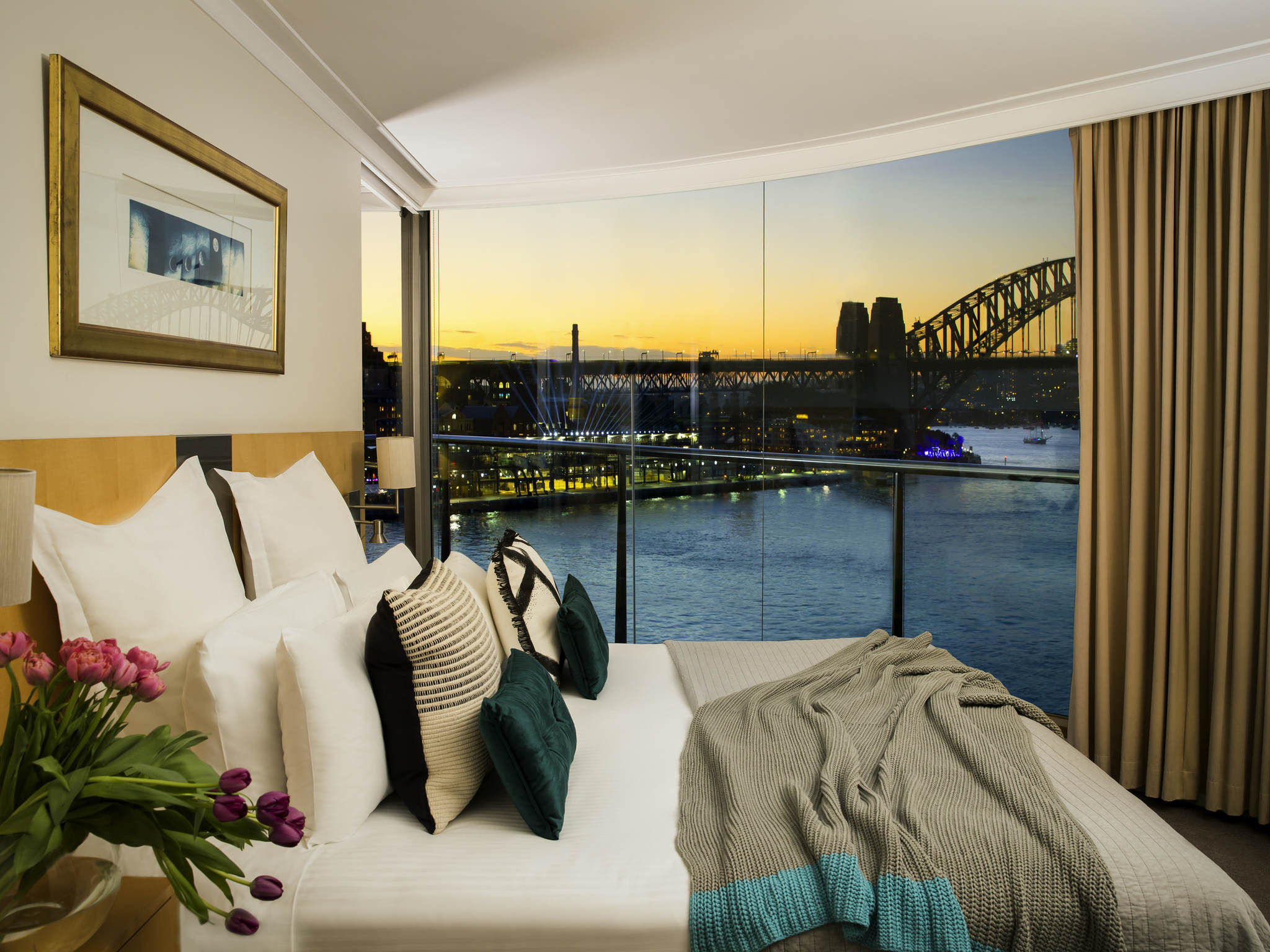 <a href="https://all.accor.com/gb/hotel-8779-pullman-quay-grand-sydney-harbour/index.shtml">Pullman Quay Grand Sydney Harbour Hotel</a>