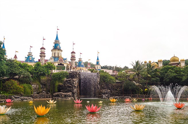 Places to visit with kids in India: Imagicaa theme park castle in Mysore