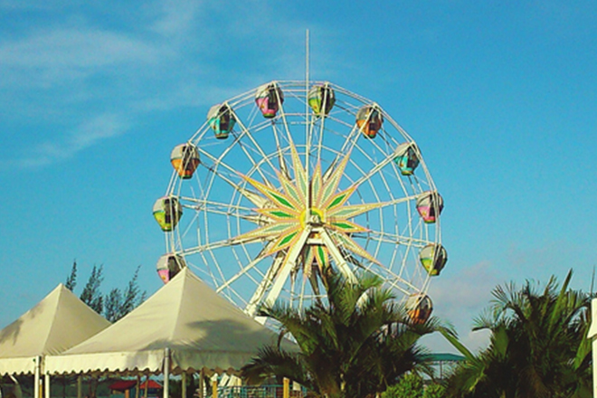 Indonesia family holiday: ferris wheel at Coastarina Park, Batam
