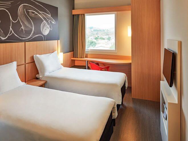 O hotel ibis Guaratinguetá é uma das melhores opções de hospedagem perto de Aparecida do Norte SP