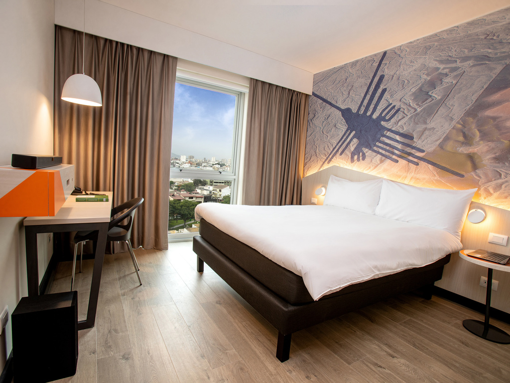  Quarto de Hotel ibis Styles Miraflores com vista para cidade de Lima