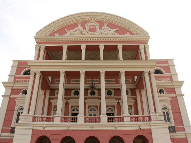 teatro municipal Amazonas em Manaus é um dos mais famosos do Brasil