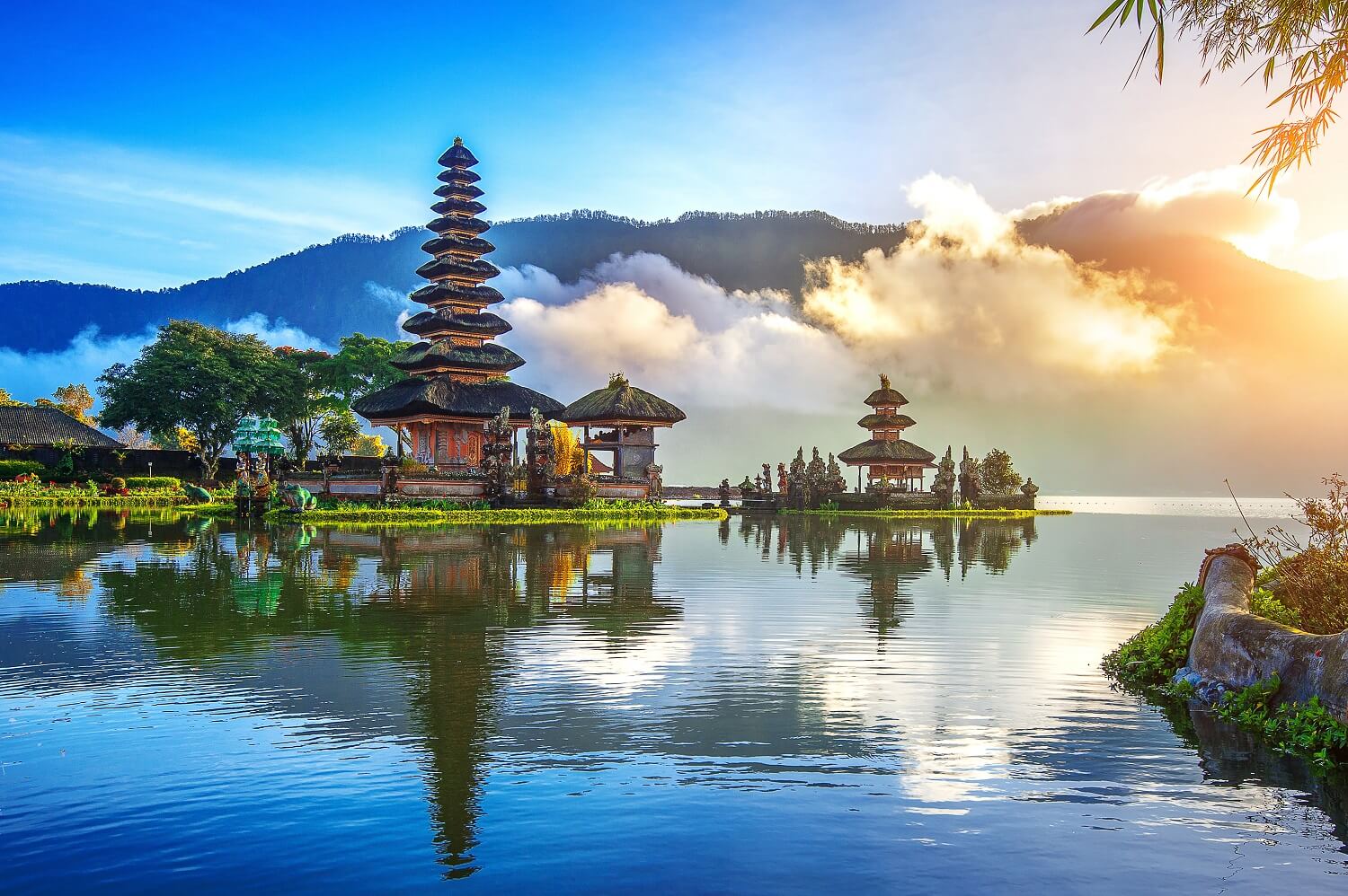 Vista de lago em Bali na Indonésia