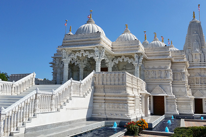 baps-shri-swaminarayan-temple-london