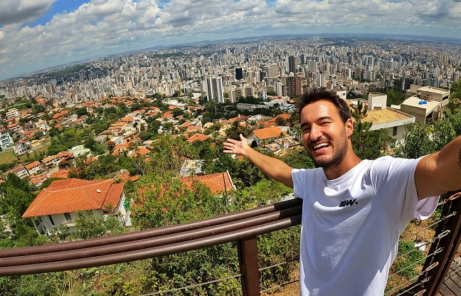 Caio Travels no Mirante Mangabeiras em Belo Horizonte