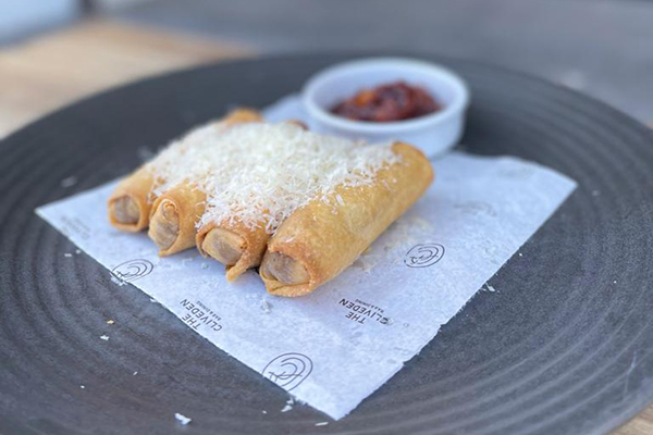 Cheeseburger spring rolls