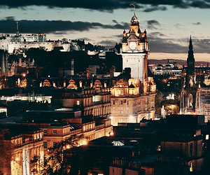 Exploring Edinburgh by Night