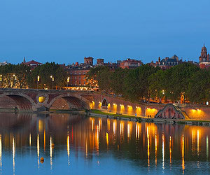 Trinquer à minuit au bord de l'eau à Toulouse