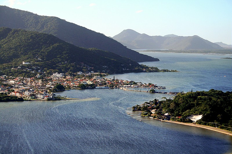 Florianópolis vista da ilha, montanha e mar