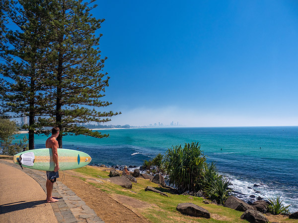 Gold Coast Surfer: Tourism Australia