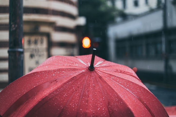 O que vestir em Curitiba: Guarda-chuva é indispensável em Curitiba
