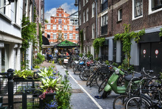 Idyllisch in de Jordaan met wijnbar DiVino