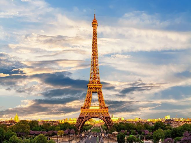 Torre Eiffel Paris França é um dos monumentos históricos mais famosos do mundo