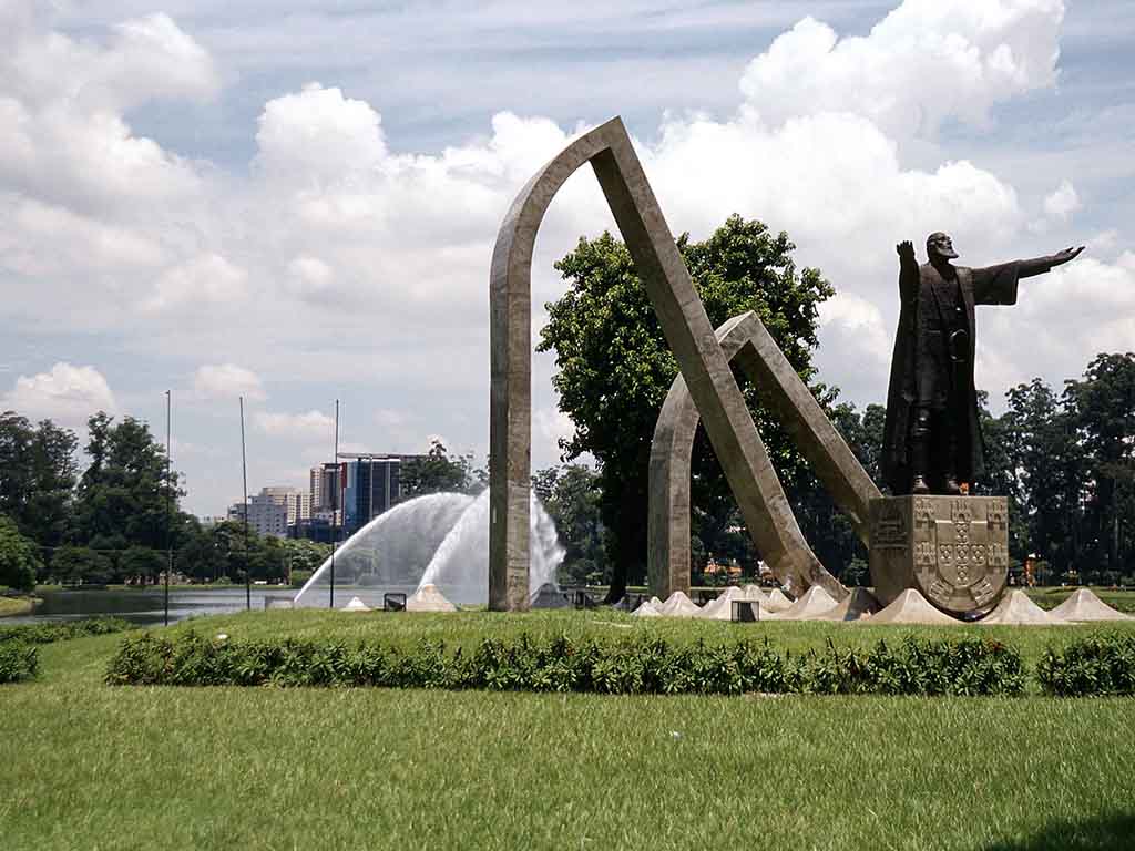 Monumento Pedro Alvares Cabral no Parque do Ibirapuera em SP 