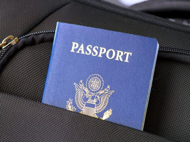 passaporte em mala de viagem 