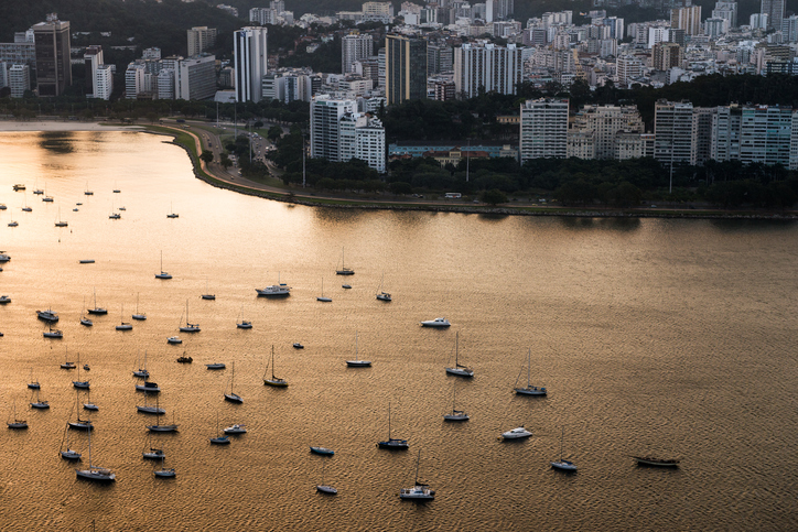 Passeio de barco no Rio de Janeiro e Niterói é atração essencial