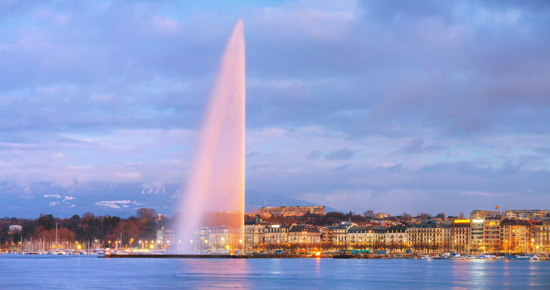 giant water fountain