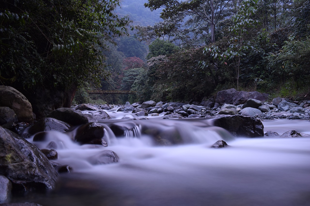 Río Jamundí, uno de los ríos de Santiago de Cali, Colombia