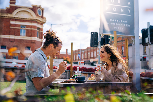 TWO PEOPLE ENJOYING LUNCH IN HOBART FROM ONE OF THE MANY HOBART RESTAURANTS. IMAGE CREDIT: OSBORNE IMAGES VIA TOURISM TASMANIA
