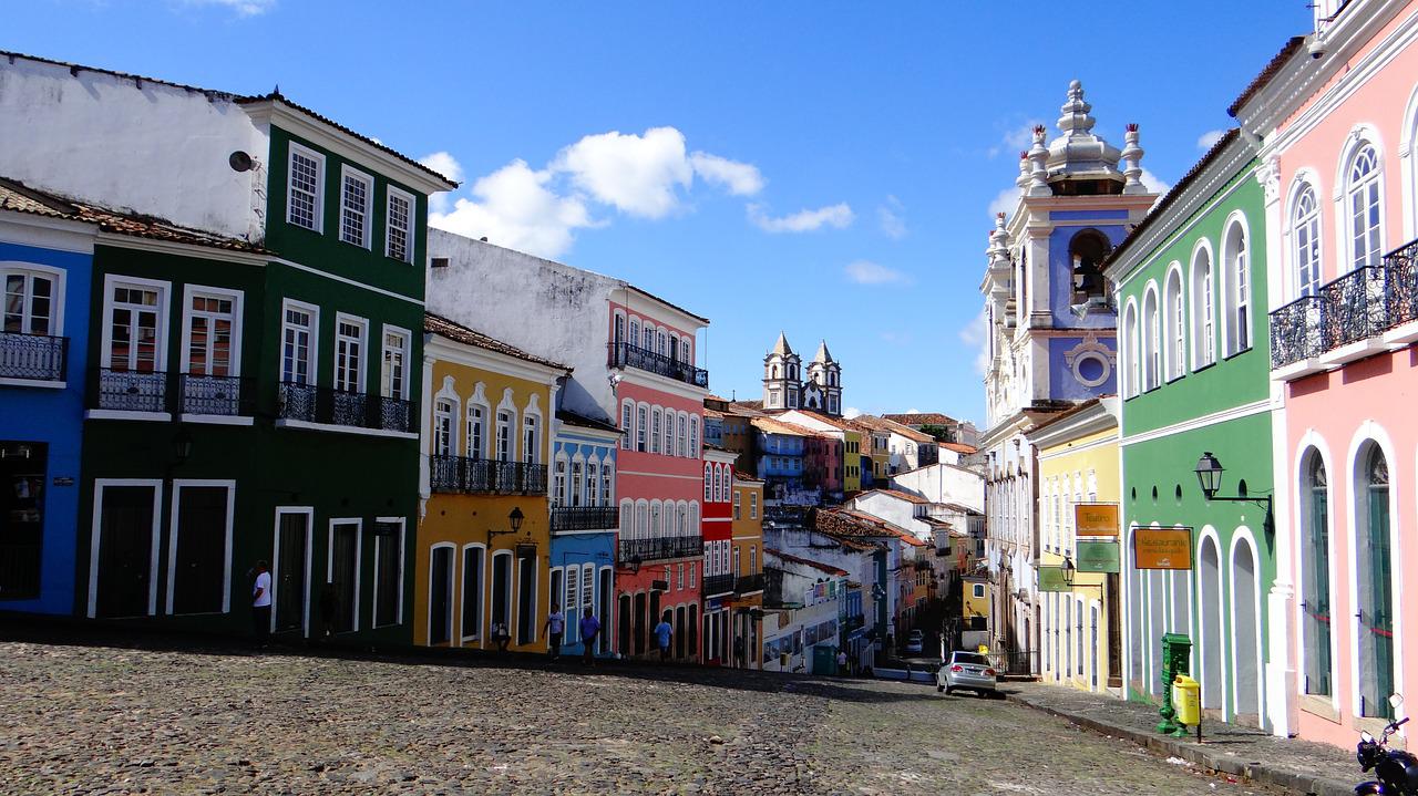 Pelourinho no centro histórico de Salvador é passeio imperdível em Salvador