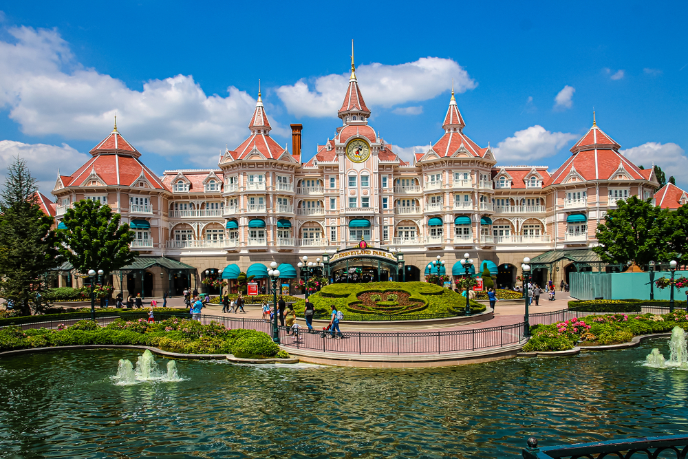 There are a lot of alternative options to the Disney Resort if you want to save a few pennies.