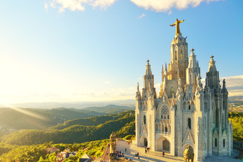 Must-See beim Kurzurlaub in Barcelona: die Sagrat Cor auf dem Tibidabo