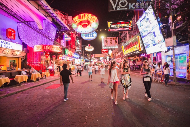 walking street pattaya thailand