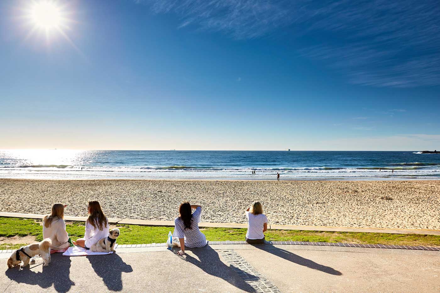 People relaxing at North Wollongong Beach 