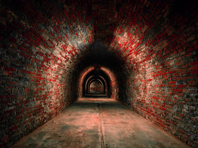 Foto de los túneles subterráneos del Zanjón de Granados.